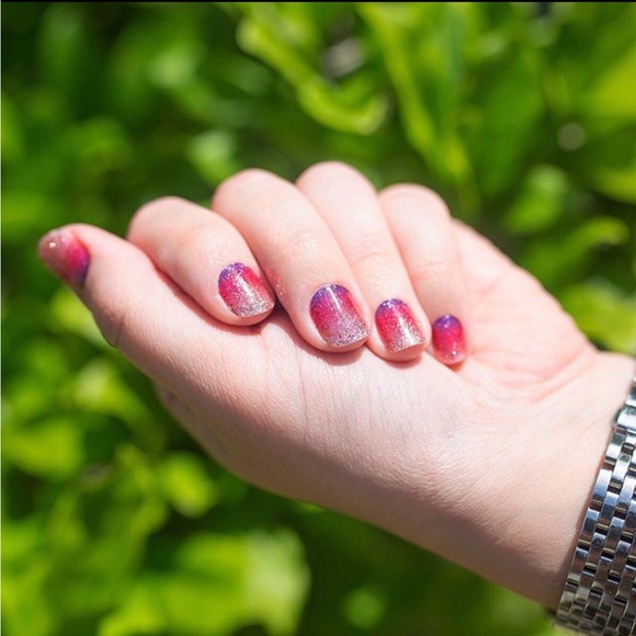 *Retired* Color Street: Nuclear Fuchsian | Pink Purple Gradient Glitter Sparkle - Picture 6 of 16